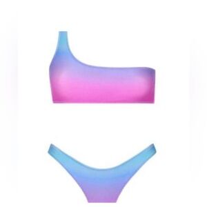 TRIANGL BIKINI !